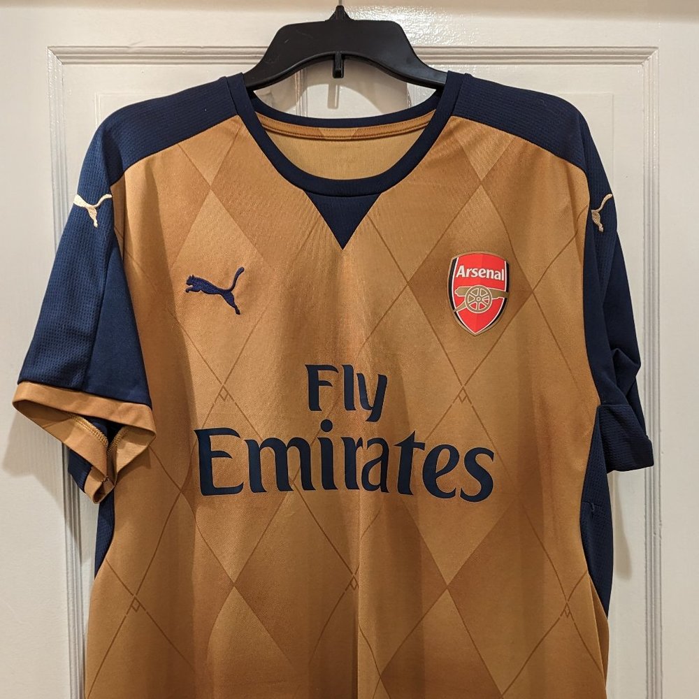 Puma Arsenal FC 2015/2016 Away Kit